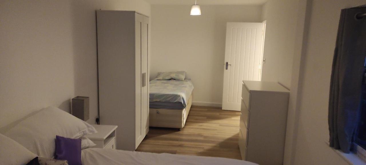 Adorable One-Bedroom Flat With Patio Garden. Southwick  Kültér fotó