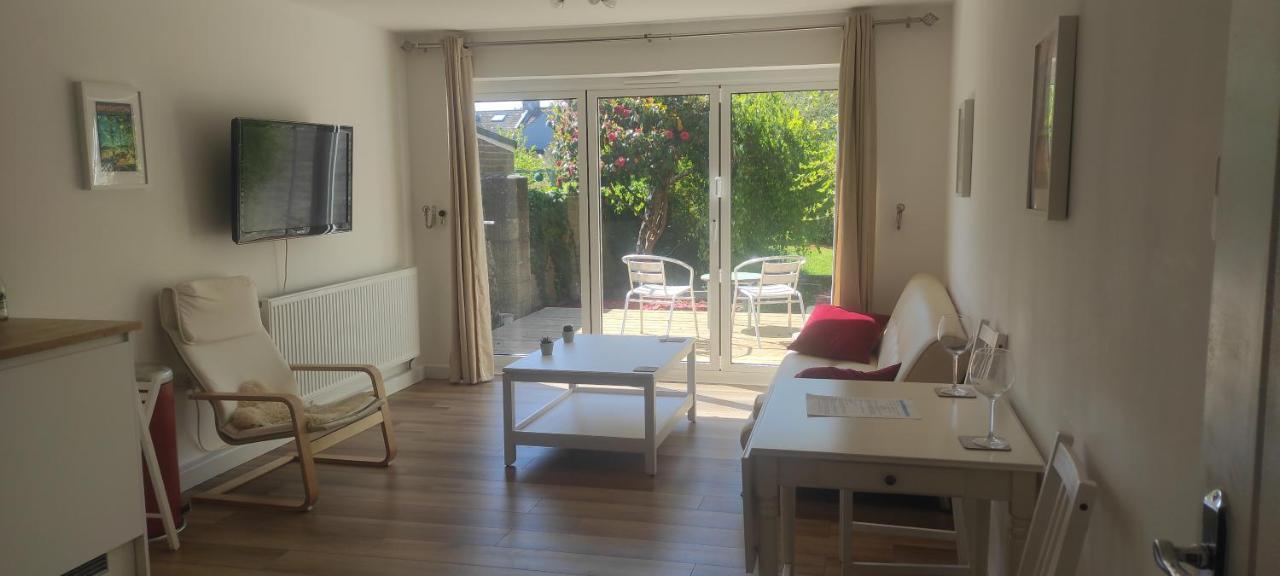 Adorable One-Bedroom Flat With Patio Garden. Southwick  Kültér fotó